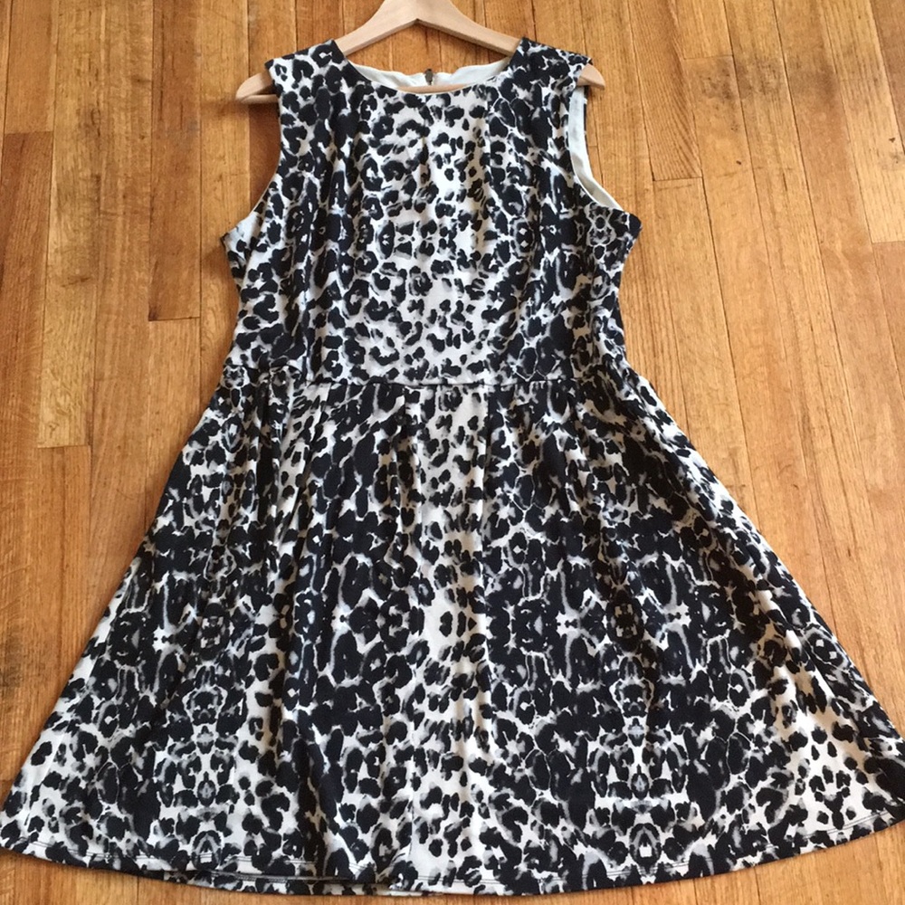 Mosimo Sleeveless animal print dress